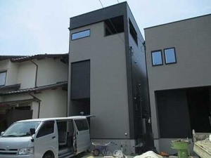 広島市佐伯区五日市中央一丁目