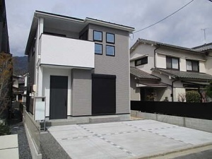 広島市佐伯区屋代一丁目