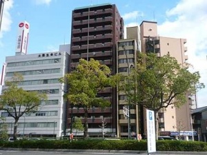 ウイング駅前大通り中央