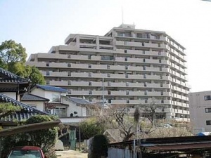 チュリス上安駅前